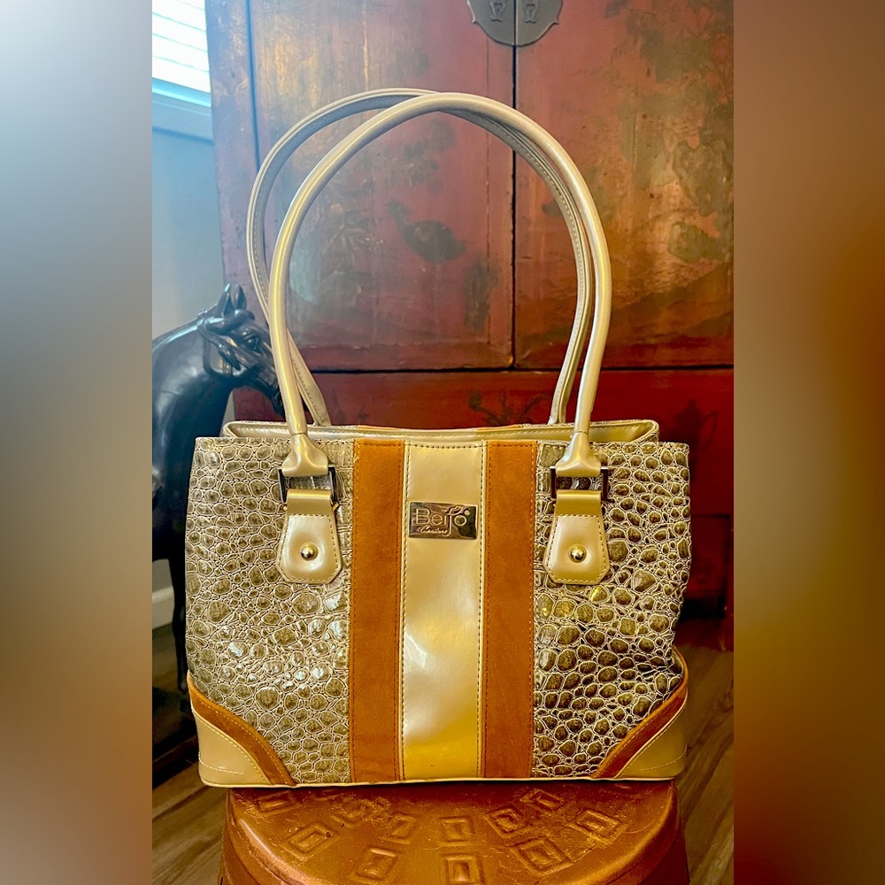 Price drop to $34! Green Alligator Print & brown suede Purse by Beijo Couture.